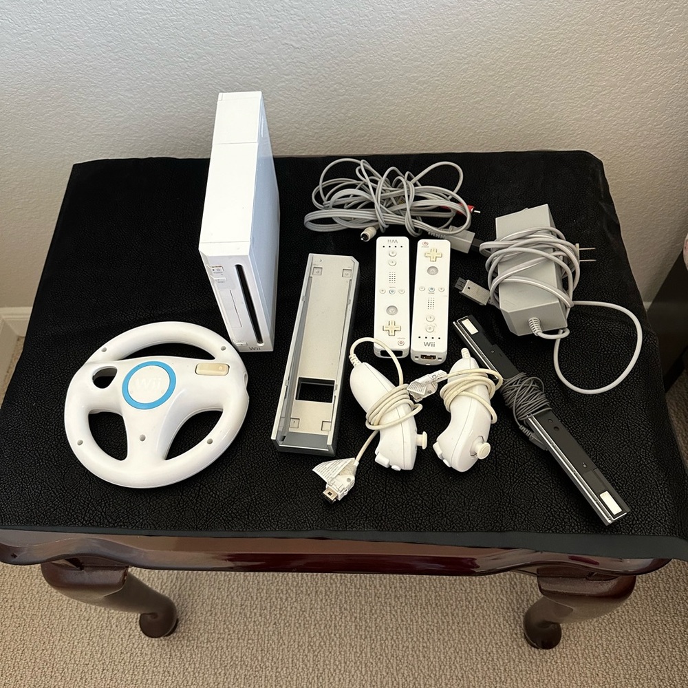 NINTENDO WII 2 PLAYER MARIO KART CONSOLE BUNDLE RVL-001 GAMECUBE MODEL OEM PARTS